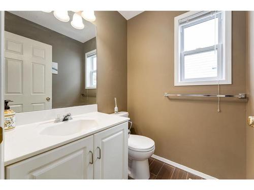 54 Arbour Crest Circle Nw, Calgary, AB - Indoor Photo Showing Bathroom
