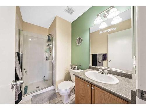 103 Tuscany Springs Gardens Nw, Calgary, AB - Indoor Photo Showing Bathroom