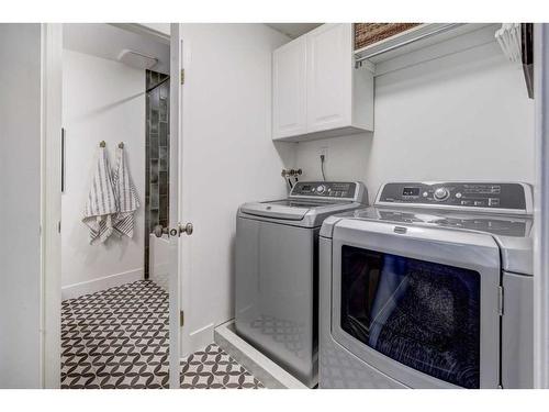 2611 7 Street Nw, Calgary, AB - Indoor Photo Showing Laundry Room