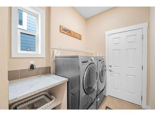 112 Ridge View Close, Cochrane, AB - Indoor Photo Showing Laundry Room