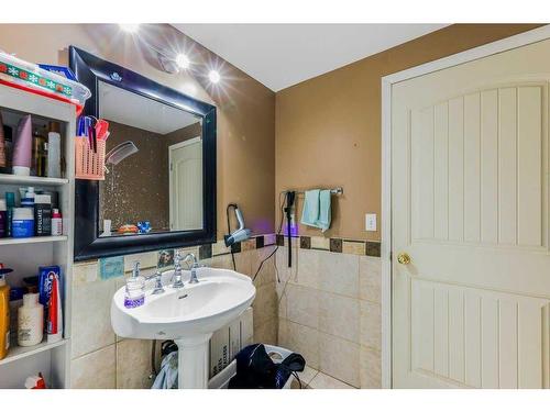 72 Martinvalley Crescent Ne, Calgary, AB - Indoor Photo Showing Bathroom
