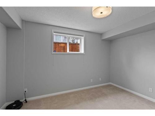 242 Mt Alberta Place Se, Calgary, AB - Indoor Photo Showing Other Room