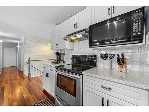 24 Westrose Avenue, Claresholm, AB - Indoor Photo Showing Kitchen