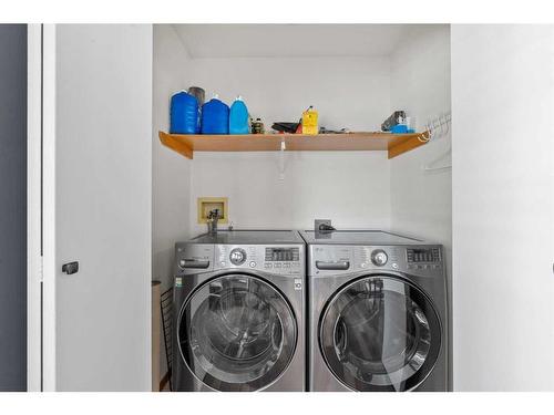 24 Westrose Avenue, Claresholm, AB - Indoor Photo Showing Laundry Room
