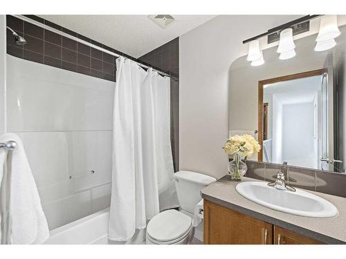 513 Coopers Drive Sw, Airdrie, AB - Indoor Photo Showing Bathroom