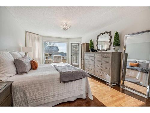 164 Scandia Hill Nw, Calgary, AB - Indoor Photo Showing Bedroom