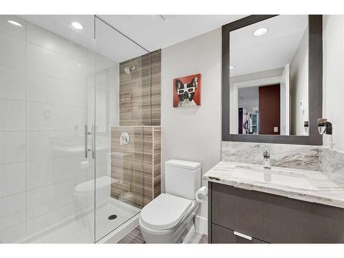 201-560 6 Avenue Se, Calgary, AB - Indoor Photo Showing Bathroom
