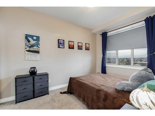 407-117 Copperpond Common Se, Calgary, AB - Indoor Photo Showing Bedroom