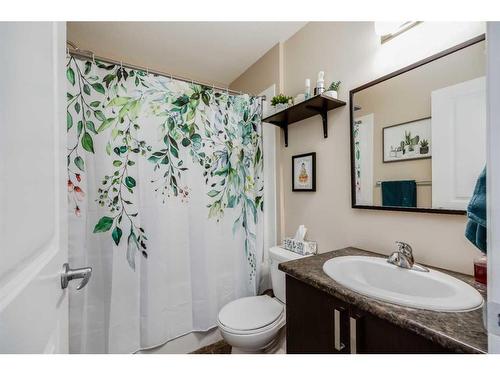 407-117 Copperpond Common Se, Calgary, AB - Indoor Photo Showing Bathroom