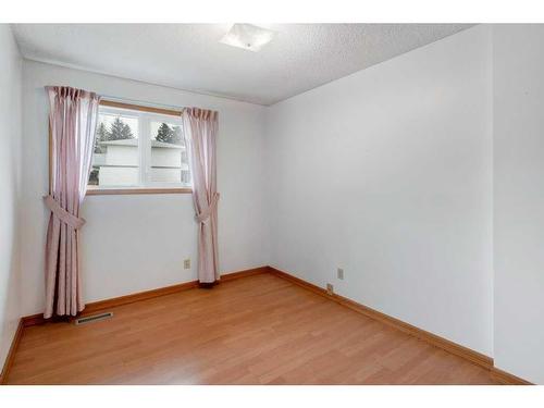 6411 Silver Springs Way Nw, Calgary, AB - Indoor Photo Showing Other Room