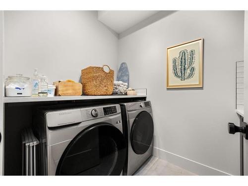 2631 5 Avenue Nw, Calgary, AB - Indoor Photo Showing Laundry Room