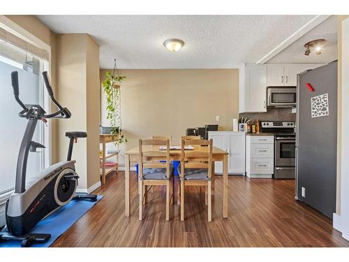 514-300 Meredith Road Ne, Calgary, AB - Indoor Photo Showing Other Room