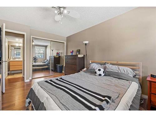 514-300 Meredith Road Ne, Calgary, AB - Indoor Photo Showing Bedroom