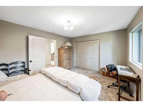 280 Point Mckay Terrace Nw, Calgary, AB - Indoor Photo Showing Bedroom
