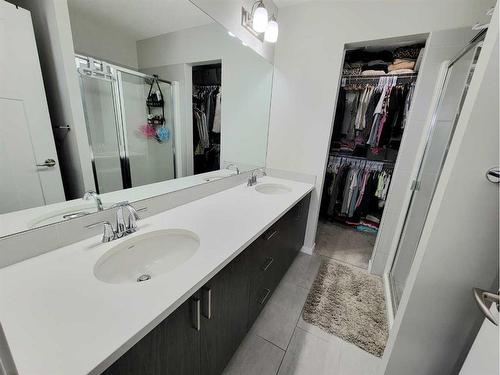 208 South Point Park, Airdrie, AB - Indoor Photo Showing Laundry Room