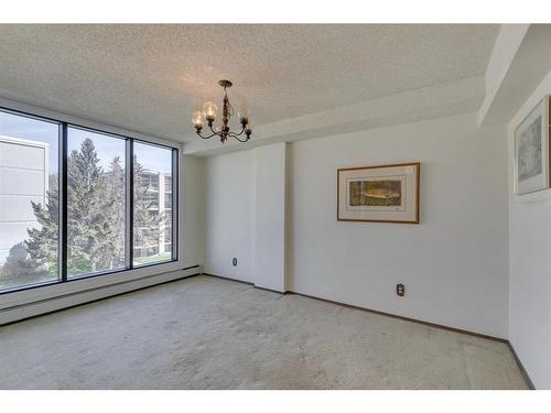 708-300 Meredith Road Ne, Calgary, AB - Indoor Photo Showing Other Room