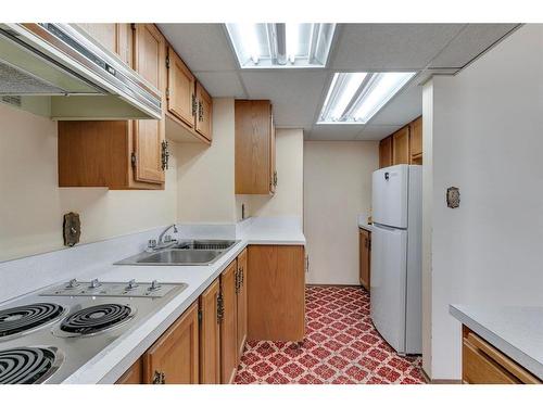 708-300 Meredith Road Ne, Calgary, AB - Indoor Photo Showing Kitchen With Double Sink