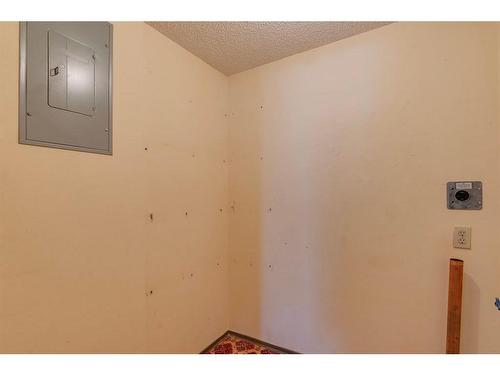 708-300 Meredith Road Ne, Calgary, AB - Indoor Photo Showing Other Room