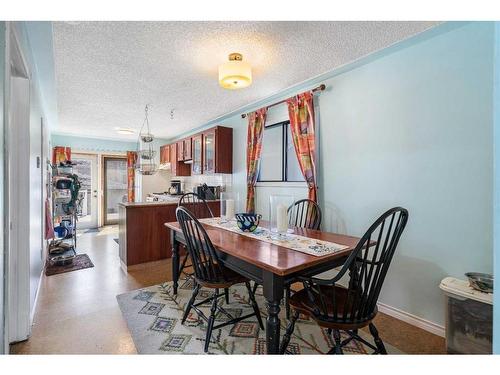 913 4 Avenue Nw, Calgary, AB - Indoor Photo Showing Dining Room