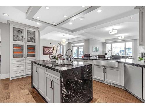 32 Aspen Ridge Manor Sw, Calgary, AB - Indoor Photo Showing Kitchen With Upgraded Kitchen