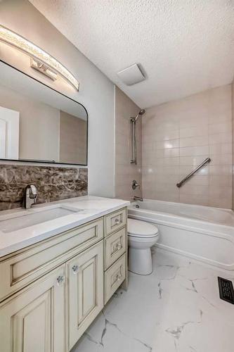 411 68 Street Ne, Calgary, AB - Indoor Photo Showing Bathroom