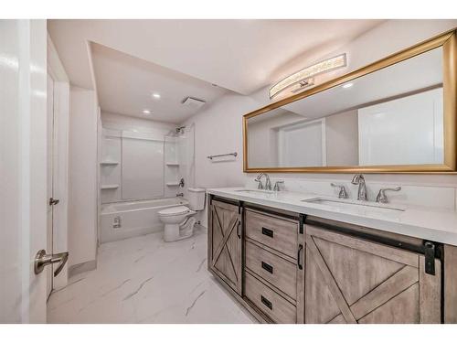411 68 Street Ne, Calgary, AB - Indoor Photo Showing Bathroom