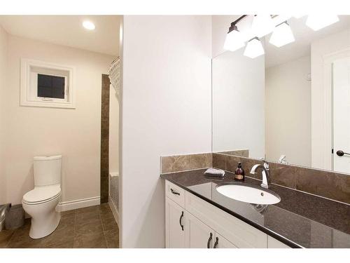 1149 Coopers Drive Sw, Airdrie, AB - Indoor Photo Showing Bathroom