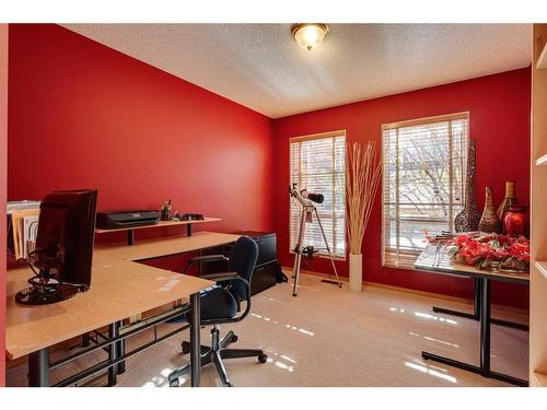 128 Lakeview Cove, Chestermere, AB - Indoor Photo Showing Office