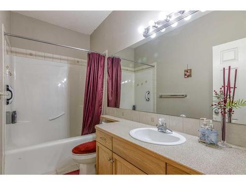 513 Citadel Way Nw, Calgary, AB - Indoor Photo Showing Bathroom