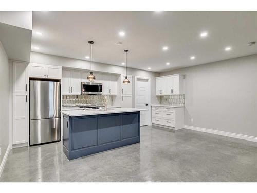 2-232 20 Ave Ne, Calgary, AB - Indoor Photo Showing Kitchen With Upgraded Kitchen