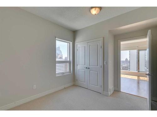 2504-910 5 Avenue Sw, Calgary, AB - Indoor Photo Showing Other Room