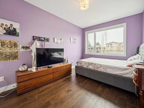 4627 82 Street Nw, Calgary, AB - Indoor Photo Showing Bedroom