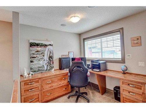 182 Evanspark Circle Nw, Calgary, AB - Indoor Photo Showing Office