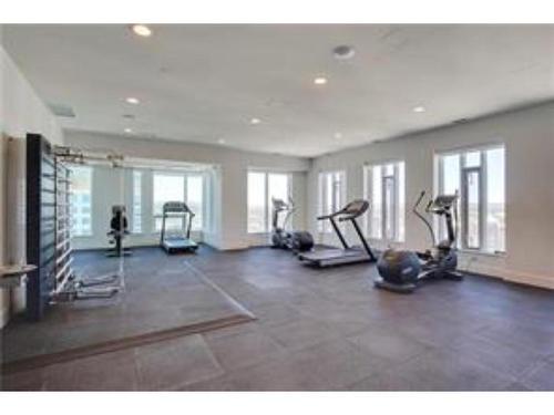 2806-901 10 Avenue Sw, Calgary, AB - Indoor Photo Showing Gym Room