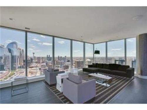 2806-901 10 Avenue Sw, Calgary, AB - Indoor Photo Showing Living Room