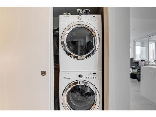 2806-901 10 Avenue Sw, Calgary, AB - Indoor Photo Showing Laundry Room