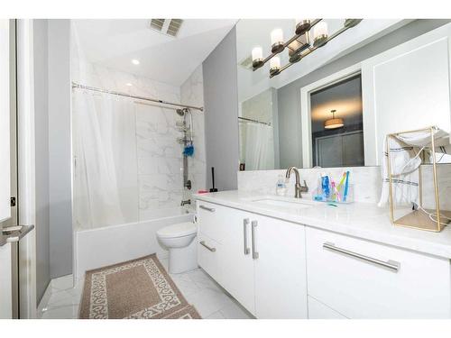 111 Sandpiper Court, Chestermere, AB - Indoor Photo Showing Bathroom