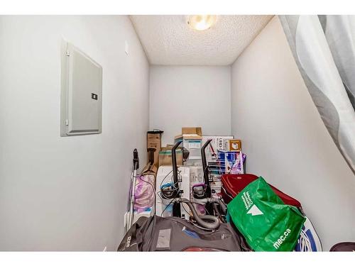 348-35 Richard Court Sw, Calgary, AB - Indoor Photo Showing Other Room