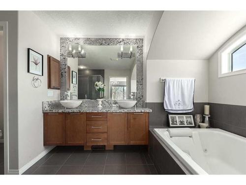 8 Spring Willow Place Sw, Calgary, AB - Indoor Photo Showing Bathroom