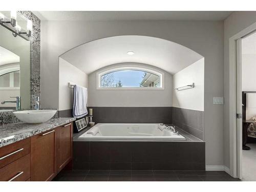 8 Spring Willow Place Sw, Calgary, AB - Indoor Photo Showing Bathroom