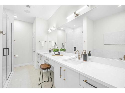 105-835 78 Street Sw, Calgary, AB - Indoor Photo Showing Bathroom