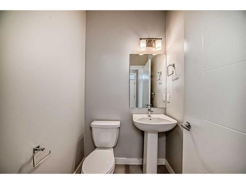106 Homestead Boulevard Ne, Calgary, AB - Indoor Photo Showing Bathroom