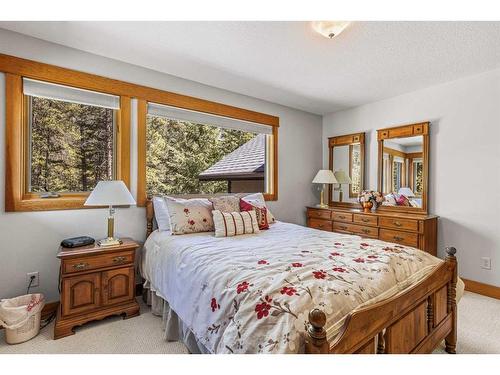 276 Eagle  Terrace Road, Canmore, AB - Indoor Photo Showing Bedroom