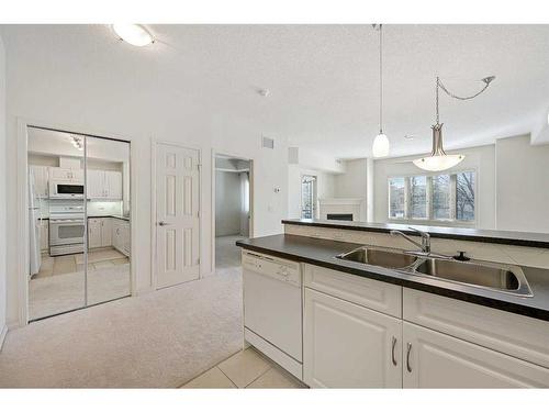 1116-48 Inverness Gate Se, Calgary, AB - Indoor Photo Showing Kitchen With Double Sink