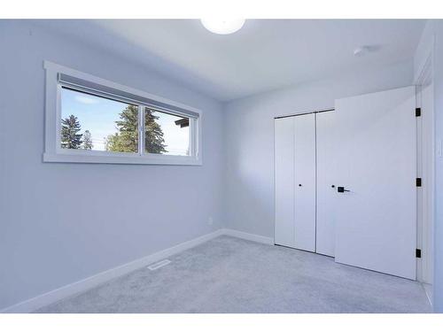 9703 2 Street Se, Calgary, AB - Indoor Photo Showing Other Room