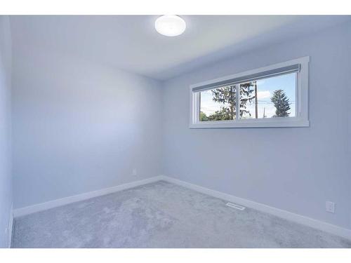 9703 2 Street Se, Calgary, AB - Indoor Photo Showing Other Room