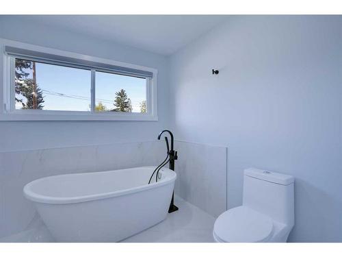 9703 2 Street Se, Calgary, AB - Indoor Photo Showing Bathroom