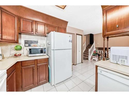 43 Ranchridge Drive Nw, Calgary, AB - Indoor Photo Showing Kitchen