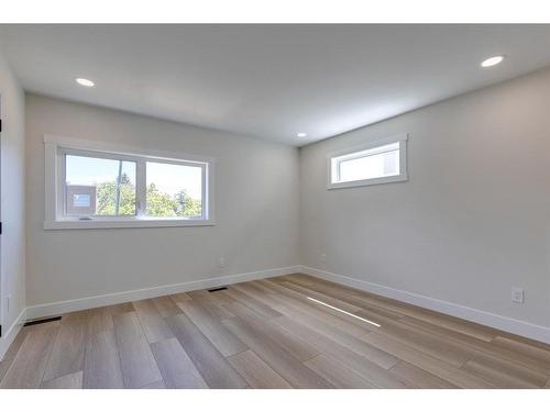 1930 27 Street Sw, Calgary, AB - Indoor Photo Showing Other Room
