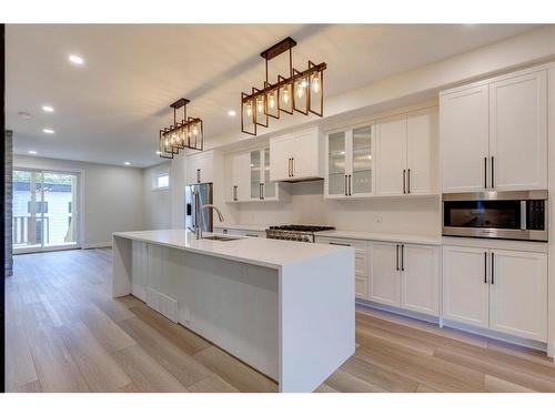 1930 27 Street Sw, Calgary, AB - Indoor Photo Showing Kitchen With Upgraded Kitchen